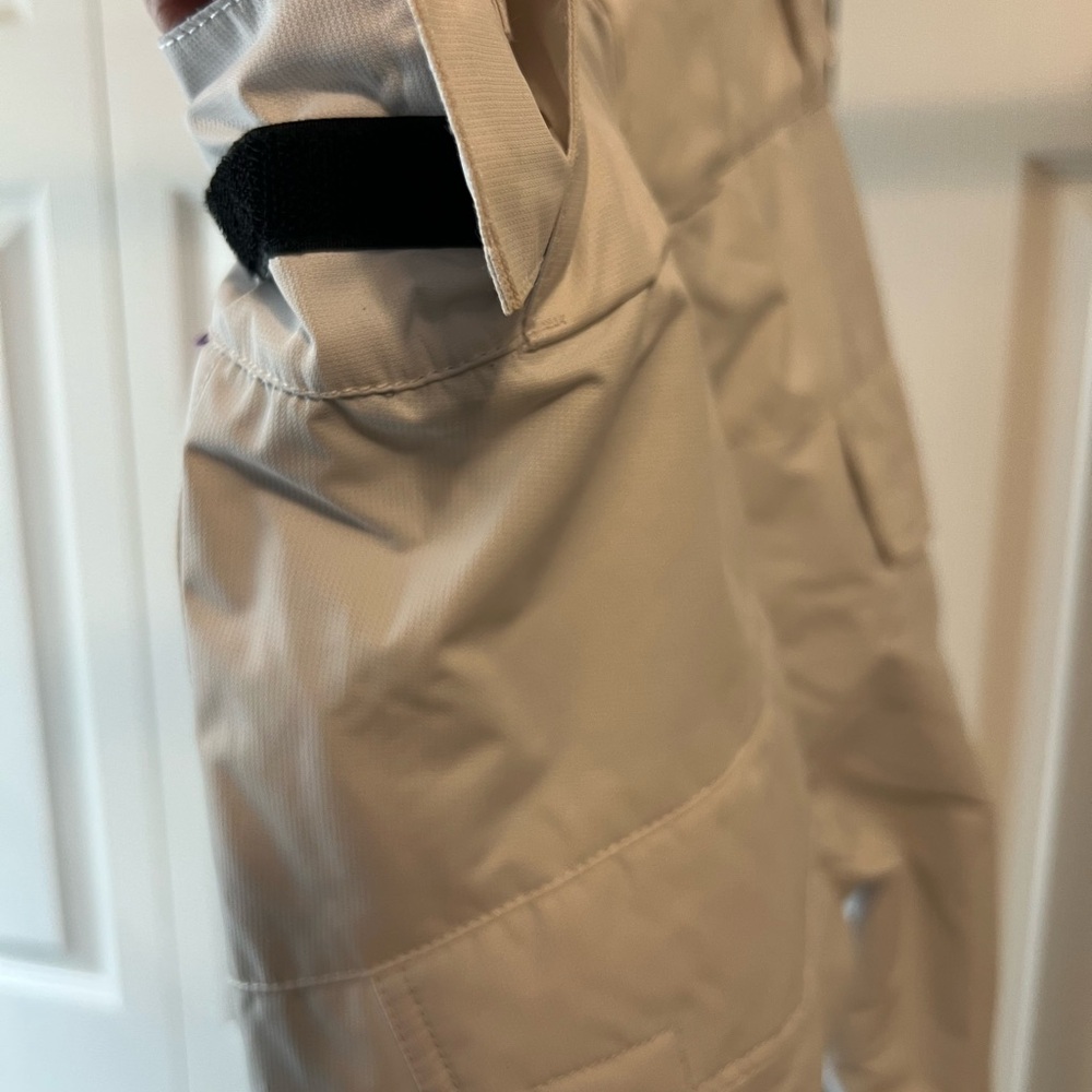 Womens White waterproof Ski Pants. Like new. Worn once.Brand-Wantdo.Size Large. - Picture 13 of 13